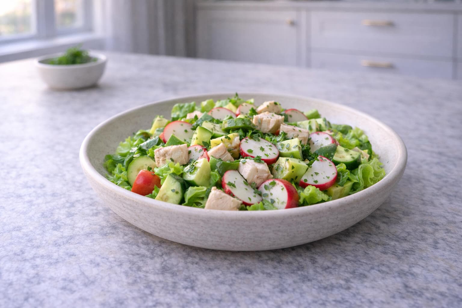 Enkel kyllingsalat med urter